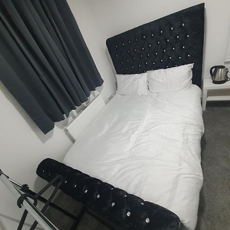 Beautiful Rooms Shaw St And Pine St Bury  Exteriör bild
