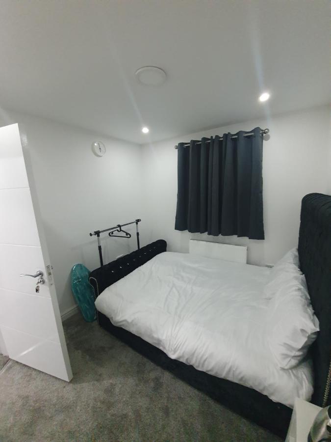 Beautiful Rooms Shaw St And Pine St Bury  Exteriör bild
