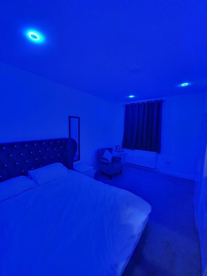 Beautiful Rooms Shaw St And Pine St Bury  Exteriör bild