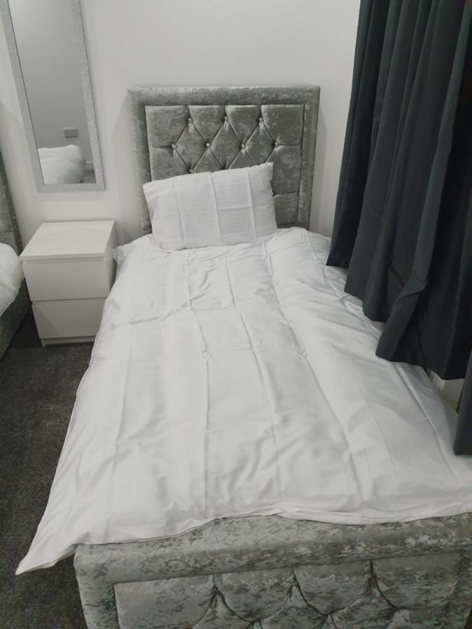 Beautiful Rooms Shaw St And Pine St Bury  Exteriör bild
