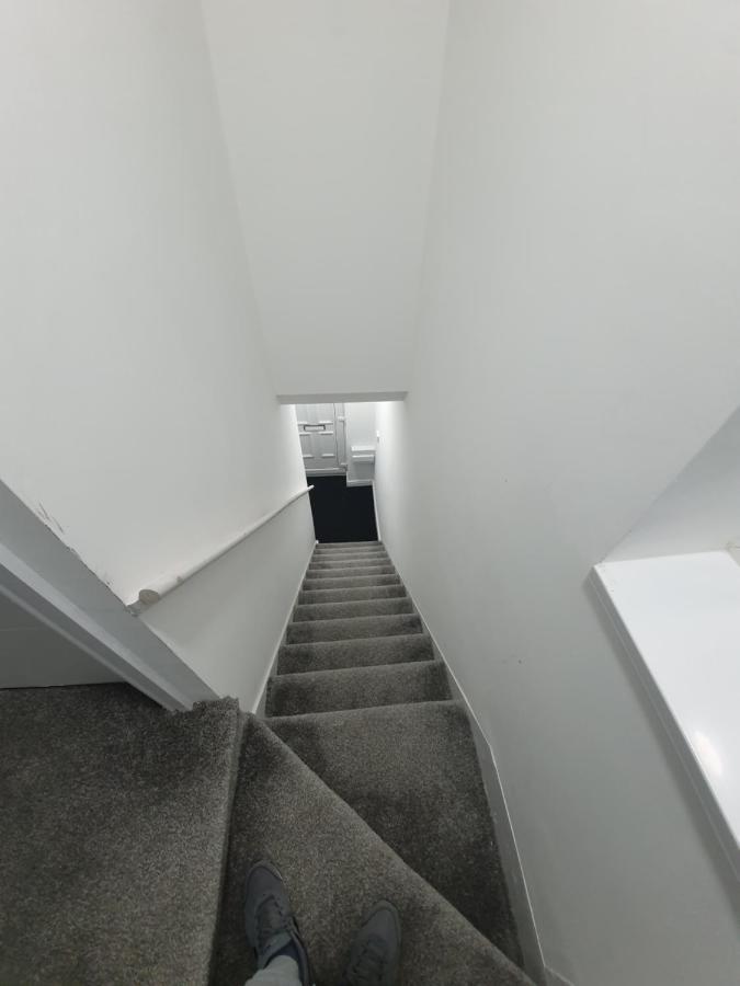 Beautiful Rooms Shaw St And Pine St Bury  Exteriör bild