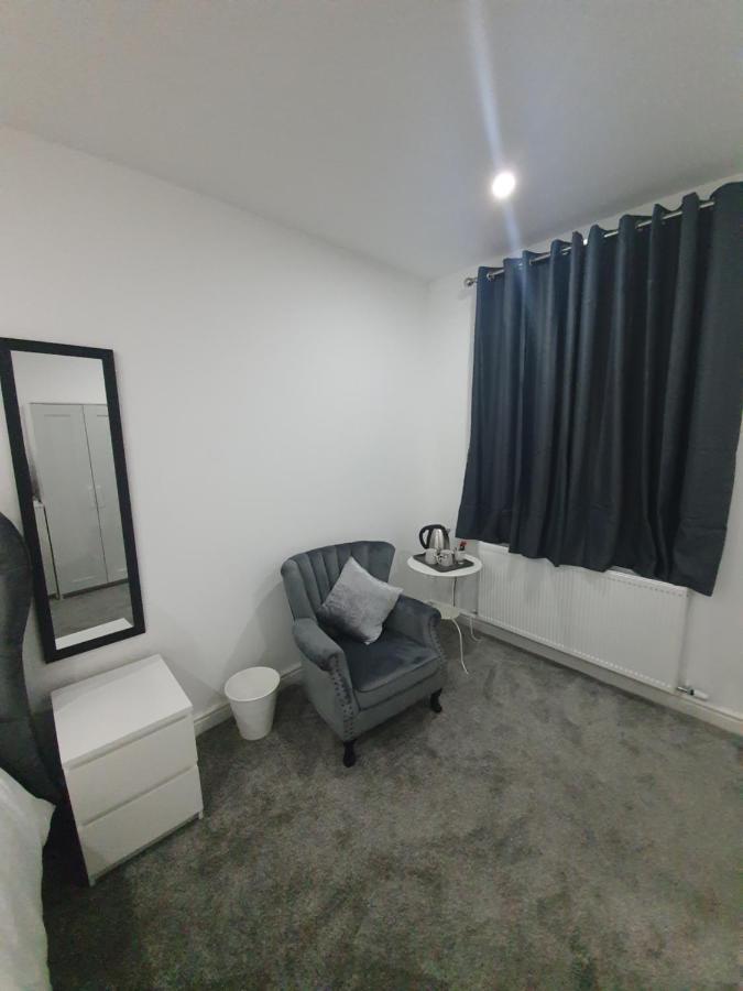 Beautiful Rooms Shaw St And Pine St Bury  Exteriör bild