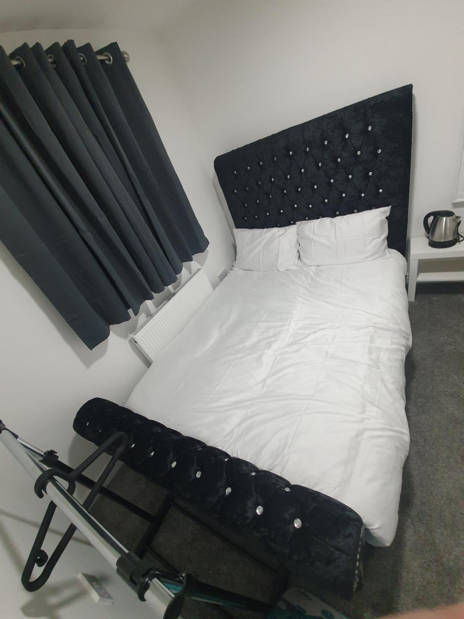 Beautiful Rooms Shaw St And Pine St Bury  Exteriör bild