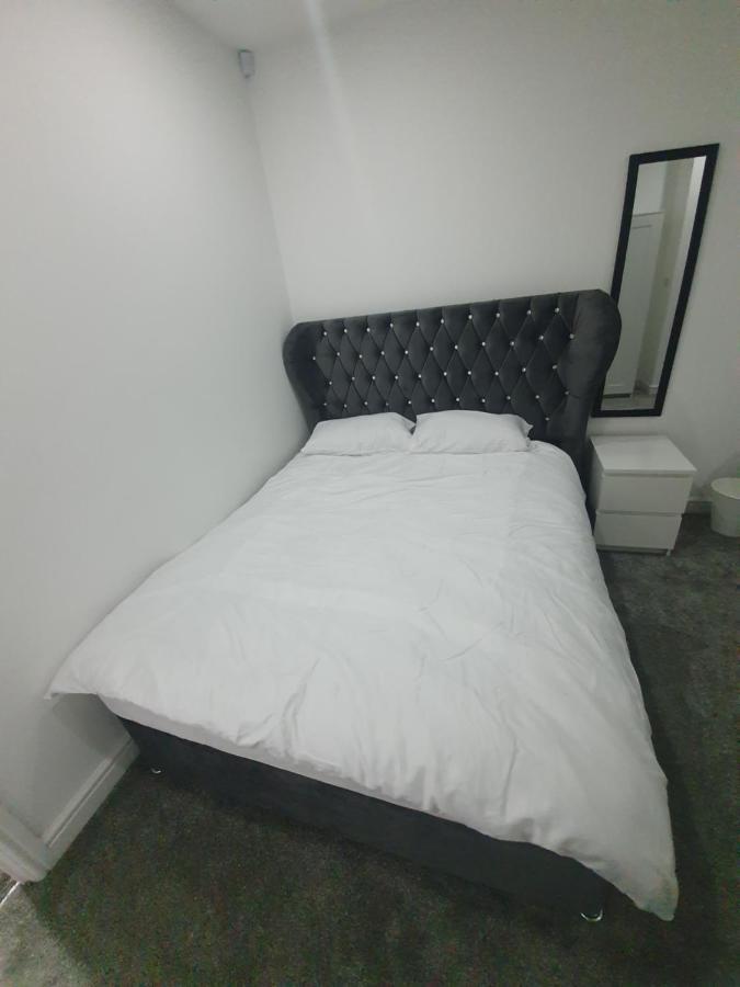 Beautiful Rooms Shaw St And Pine St Bury  Exteriör bild