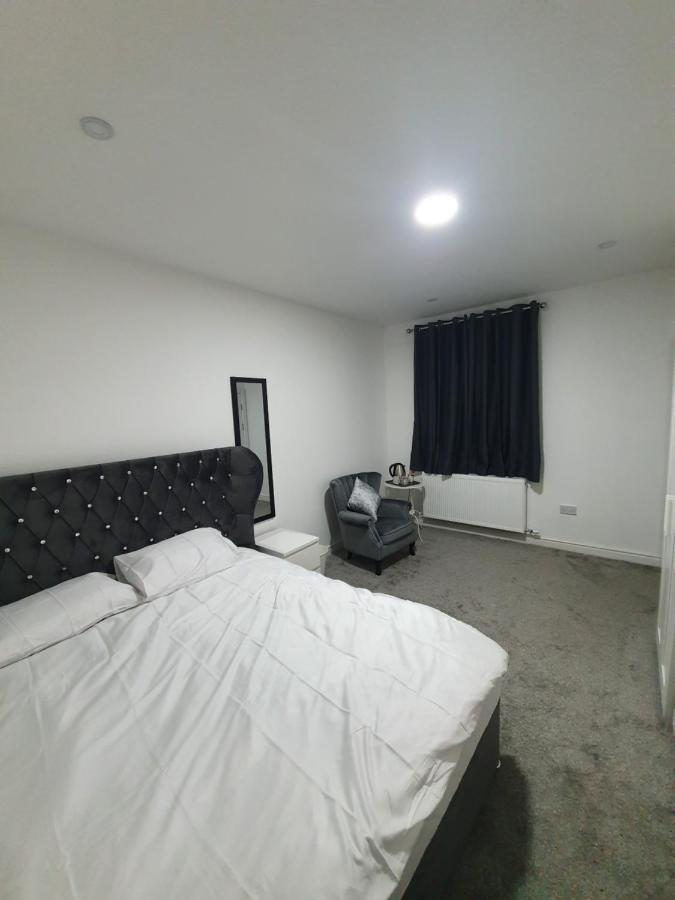Beautiful Rooms Shaw St And Pine St Bury  Exteriör bild