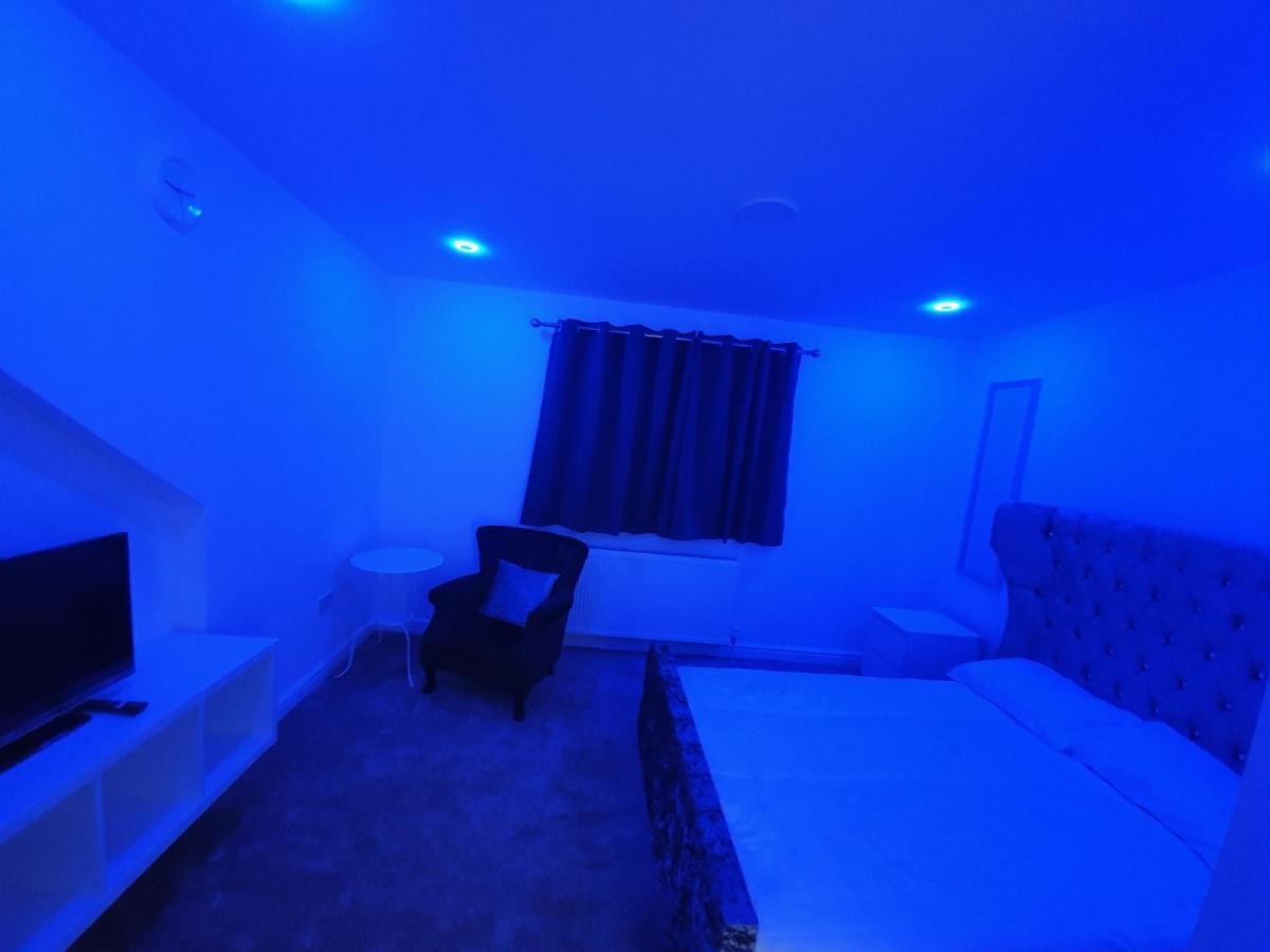 Beautiful Rooms Shaw St And Pine St Bury  Exteriör bild
